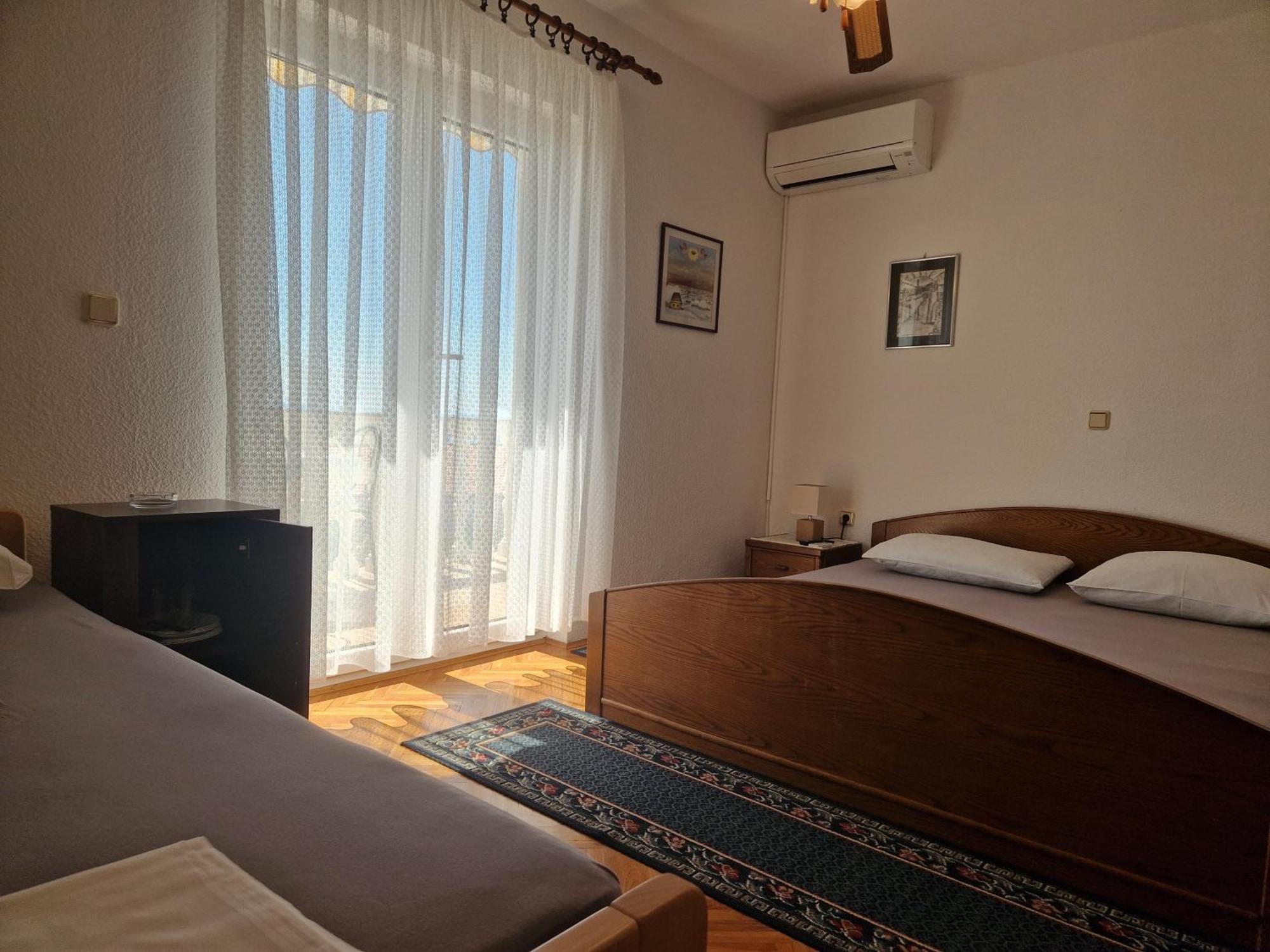 Apartments Vuksan Rab Town Szoba fotó